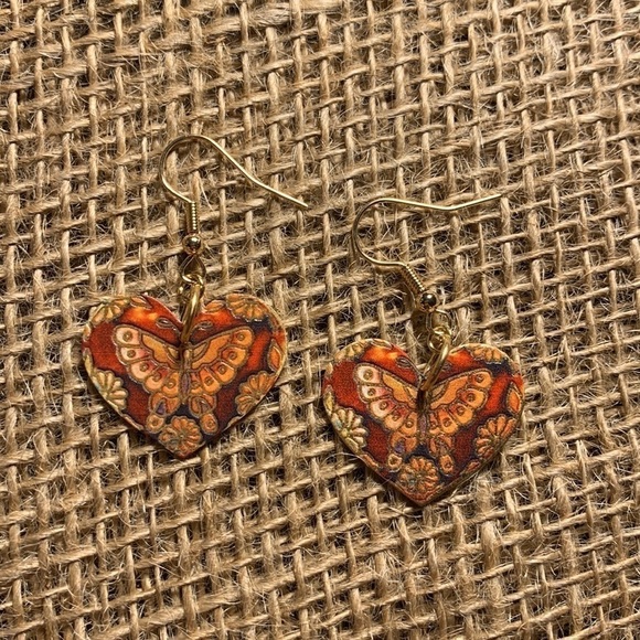 Nwt Handmade Butterfly Heart Earrings - Picture 1 of 1